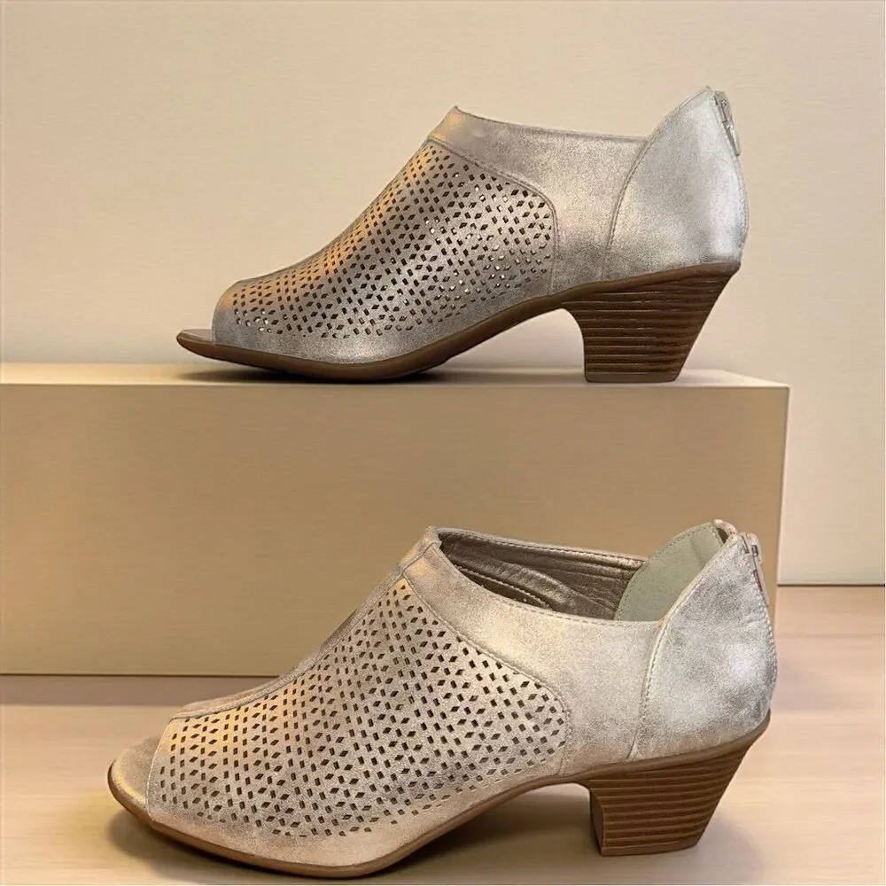 Easy Street Women's Metallic Gold Peep Toe Zipper Back Ankle Booties Size 9N